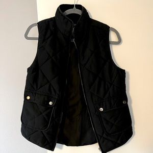 Dee Elle Women’s Black Vest with Pockets